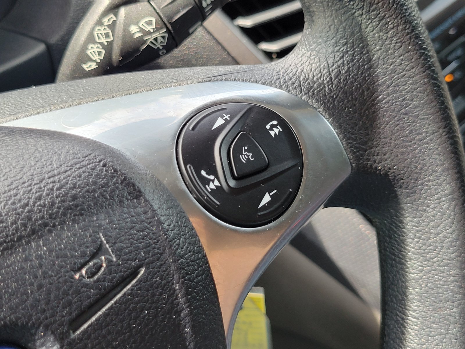Used 2022 Ford Transit Connect XLT FWD image 18