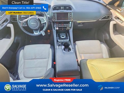 Used 2017 Jaguar F-PACE R-Sport image 11
