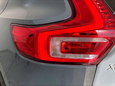 Used 2023 Volvo XC40 B4 Plus w/ Driver Assist Package image 40