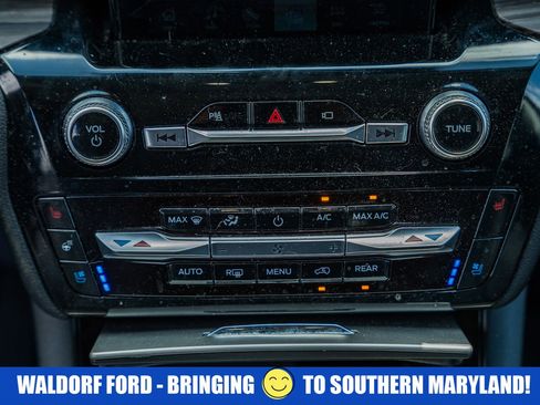 Used 2023 Ford Explorer Limited w/ Limited Technology Package AWD/4WD image 27