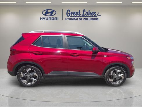 Certified 2024 Hyundai Venue SEL FWD image 6