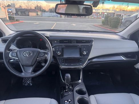 Used 2018 Toyota Avalon XLE Plus w/ Carpet Mat Package FWD image 19