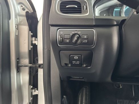 Used 2015 Volvo V60 T5 Premier image 11