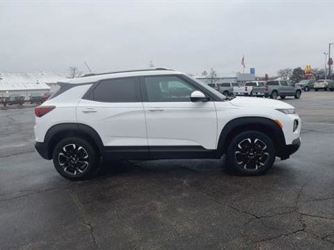 Used 2023 Chevrolet TrailBlazer LT image 2