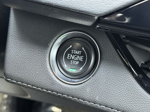 Used 2025 Buick Enclave Avenir w/ Super Cruise Package FWD image 36