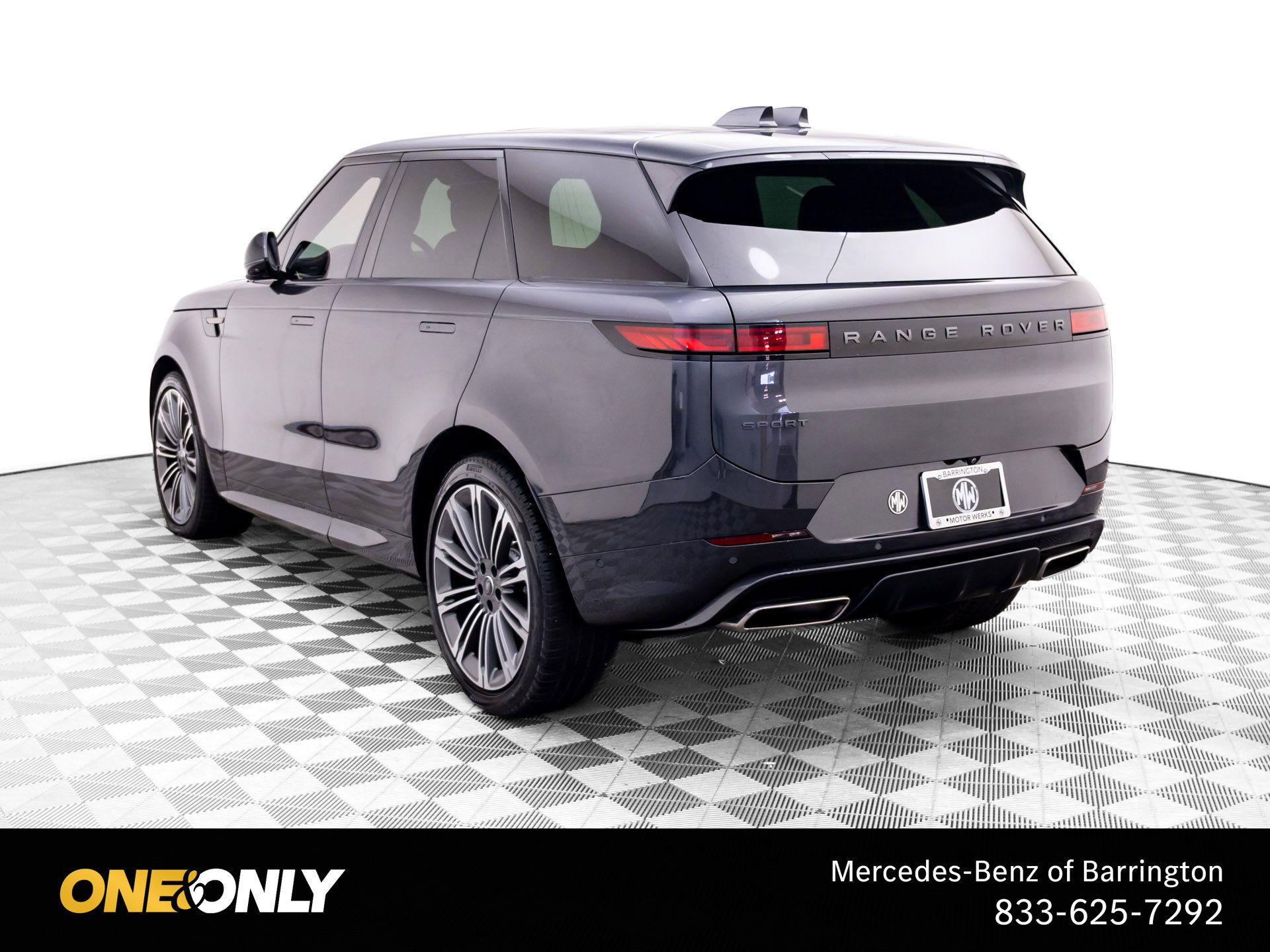 Used 2024 Land Rover Range Rover Sport Dynamic SE AWD/4WD image 3