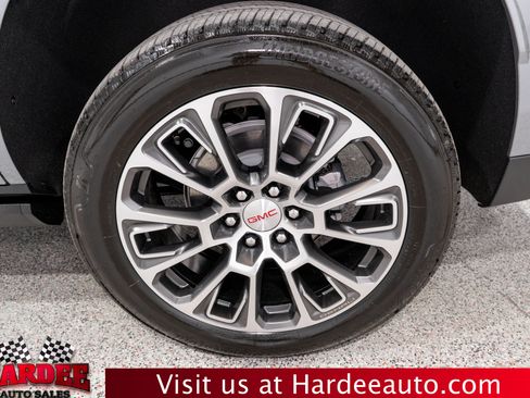 Used 2025 GMC Yukon Denali w/ Denali Reserve Package RWD image 10