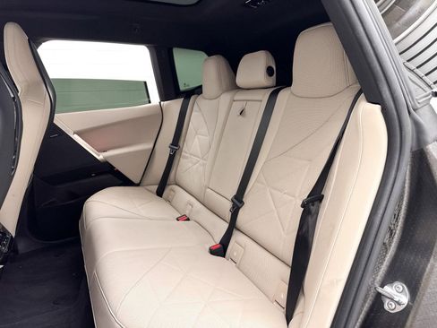 Used 2024 BMW iX xDrive50 w/ Premium Package image 28