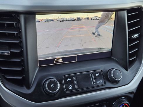 Certified 2023 GMC Acadia SLE w/ Driver Convenience Package image 21