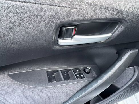 Used 2021 Toyota Corolla LE image 12