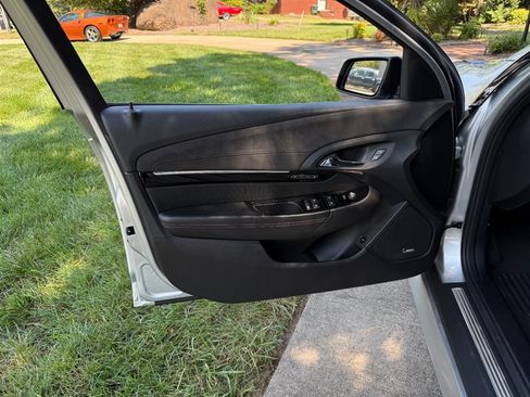 Used 2017 Chevrolet SS RWD image 42