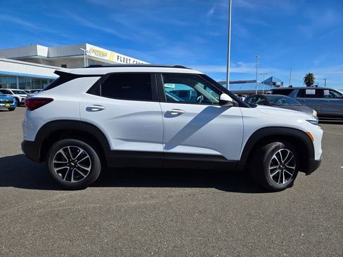 New 2026 Chevrolet TrailBlazer LT image 2