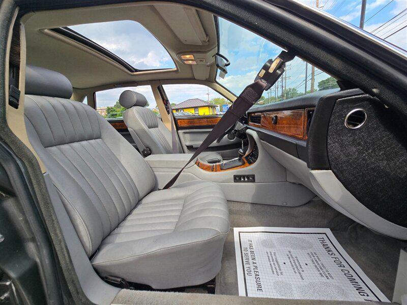 Used 1989 Jaguar XJ6 RWD image 16