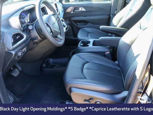 New 2026 Chrysler Pacifica Select w/ S Appearance Package AWD/4WD image 5