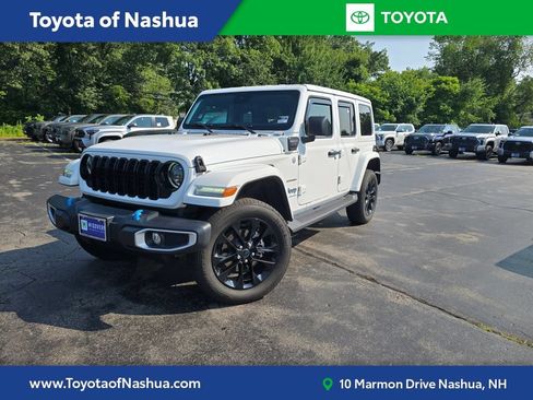 Used 2024 Jeep Wrangler Unlimited Sahara w/ Safety Group AWD/4WD image 1