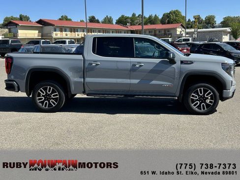 Used 2024 GMC Sierra 1500 AT4 w/ Technology Package image 9