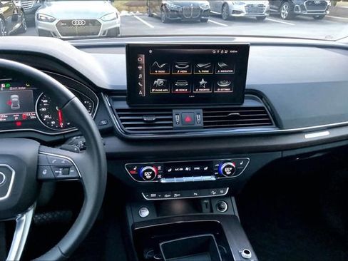 Used 2023 Audi Q5 2.0T Premium w/ Convenience Package image 6