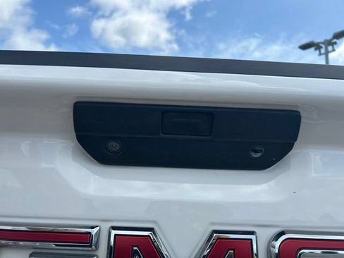 Used 2020 GMC Sierra 1500 Elevation w/ Elevation Value Package RWD image 11