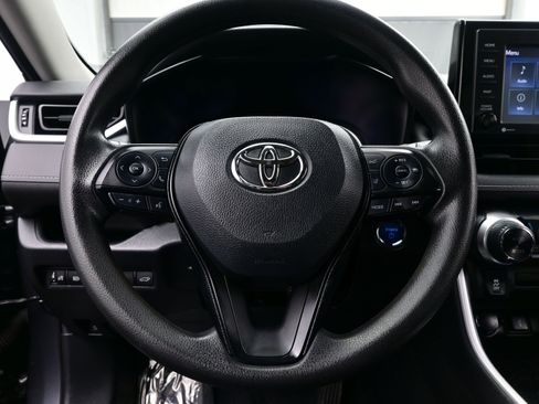 Used 2020 Toyota RAV4 XLE image 23