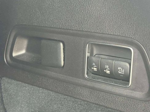 Used 2023 Mercedes-Benz GLS 450 4MATIC image 19