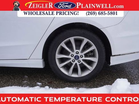 Used 2017 Ford Fusion Energi SE image 4