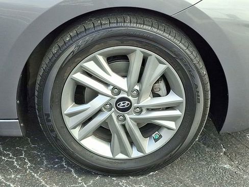 Used 2020 Hyundai Elantra SEL image 8