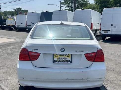 Used 2011 BMW 328i xDrive Sedan AWD/4WD image 4