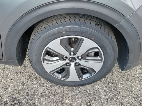 Used 2018 Kia Niro LX FWD image 40