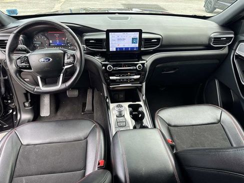 Used 2023 Ford Explorer ST-Line w/ Class IV Trailer Tow Package image 32