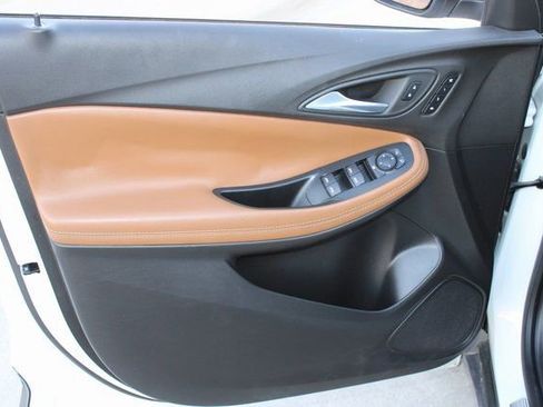 Used 2021 Buick Encore GX Essence image 19