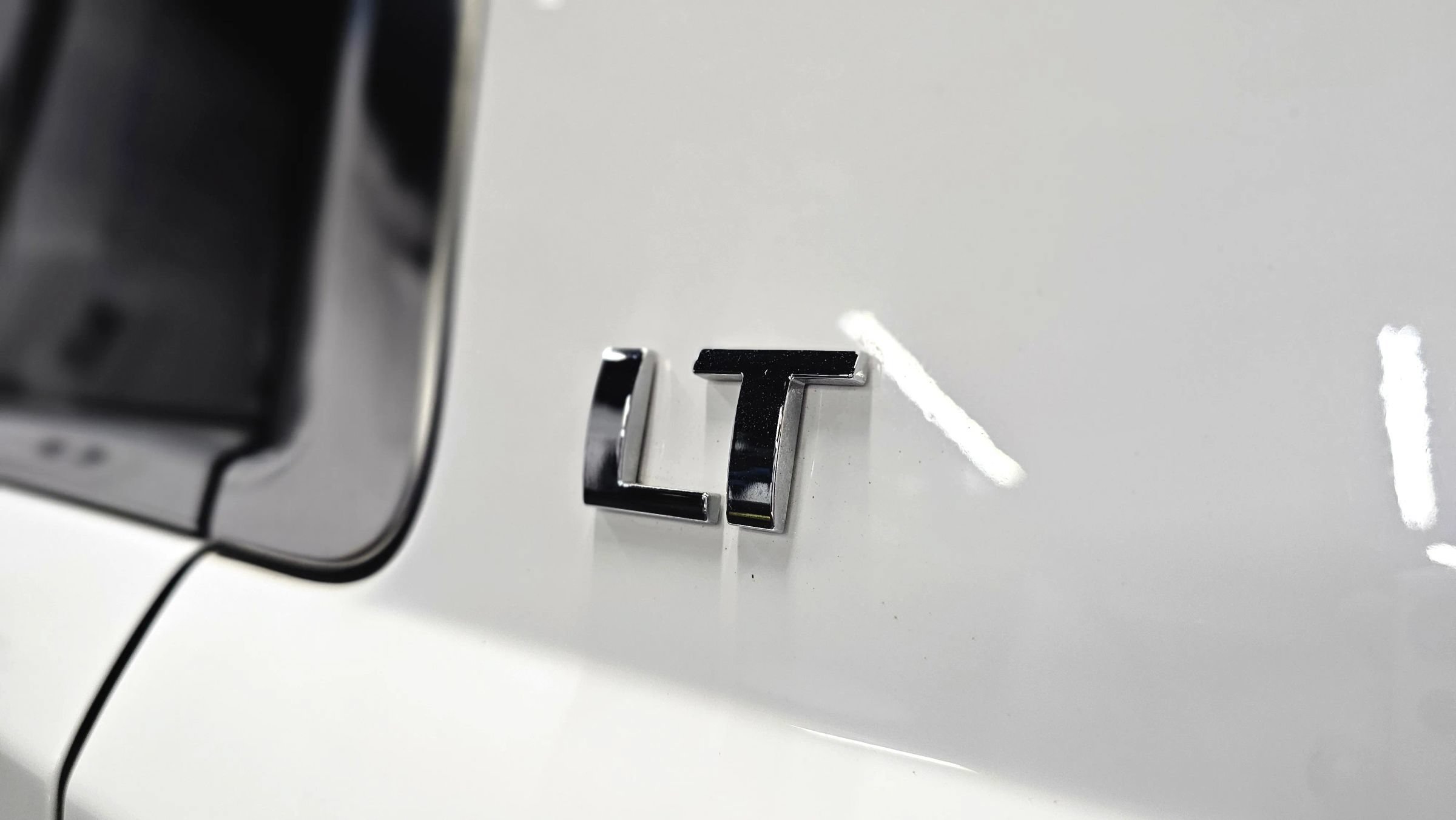 Used 2018 Chevrolet Suburban LT AWD/4WD image 30