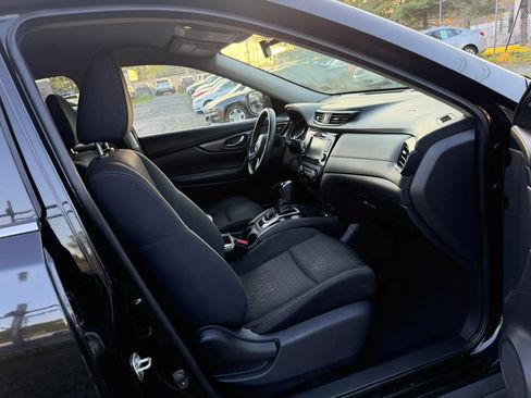 Used 2020 Nissan Rogue SV FWD image 27