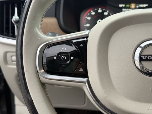 Used 2017 Volvo S90 T6 Inscription w/ Vision Package image 15