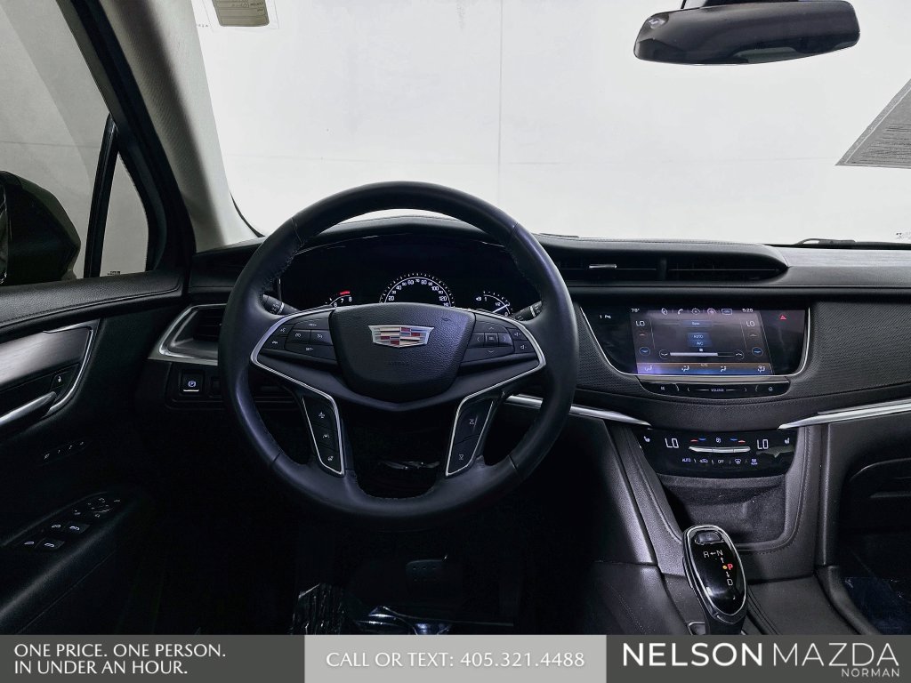 Used 2017 Cadillac XT5 Luxury w/ Driver Awareness Package FWD image 24