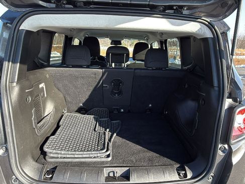 Used 2019 Jeep Renegade Latitude w/ Cold Weather Group image 21