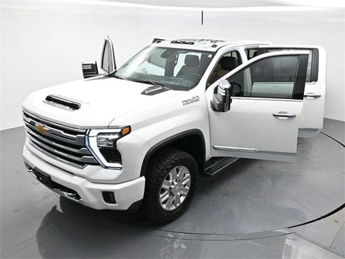 Used 2024 Chevrolet Silverado 2500 High Country w/ High Country Premium Package image 42