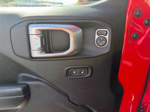 Used 2023 Jeep Wrangler Unlimited Sport AWD/4WD image 9