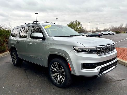 Used 2022 Jeep Grand Wagoneer Series III w/ Rear Seat Video Group 1 image 7