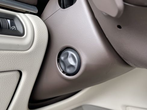 Used 2013 Cadillac XTS Platinum image 27