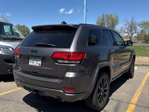 Used 2021 Jeep Grand Cherokee Laredo X AWD/4WD image 5