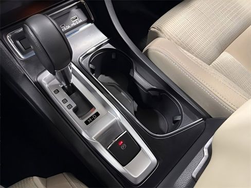 Used 2024 Subaru Ascent Premium w/ Convenience Package image 23