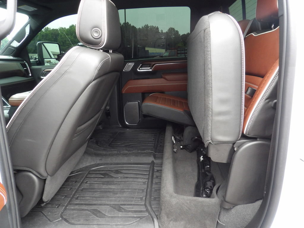 Used 2024 GMC Sierra 3500 Denali Ultimate AWD/4WD image 32