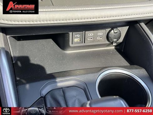 Used 2022 Toyota Highlander XLE image 34