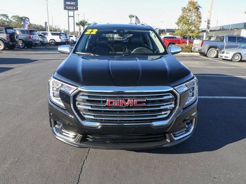 Certified 2022 GMC Terrain SLT w/ Infotainment Package II image 2