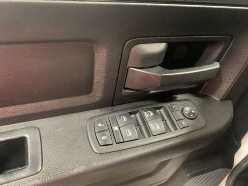 Used 2017 RAM 1500 Express AWD/4WD image 18