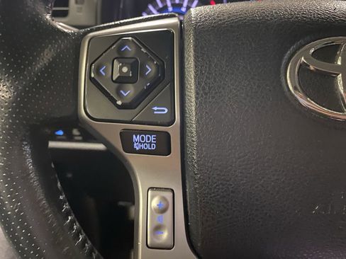 Used 2018 Toyota 4Runner Limited AWD/4WD image 22