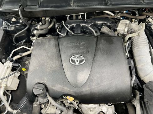 Used 2022 Toyota Highlander L FWD image 25
