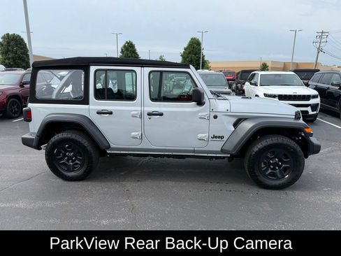 Used 2024 Jeep Wrangler Unlimited Sport AWD/4WD image 2