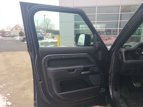 Used 2023 Land Rover Defender 110 Carpathian Edition image 18