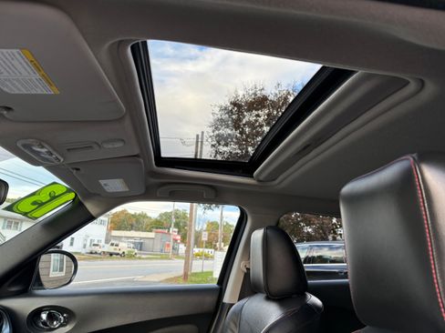 Used 2013 Nissan Juke SL image 14